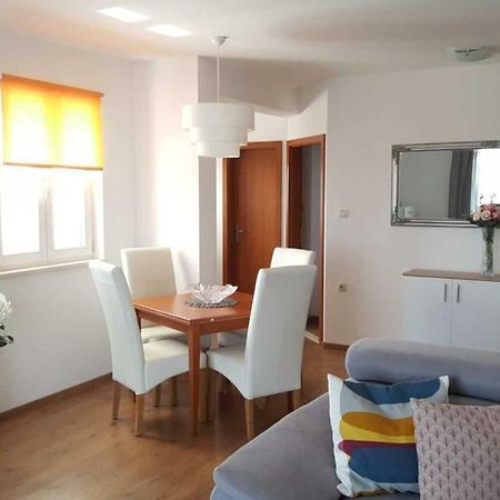 Cozy Apartment With Sea View Kastela Exterior photo